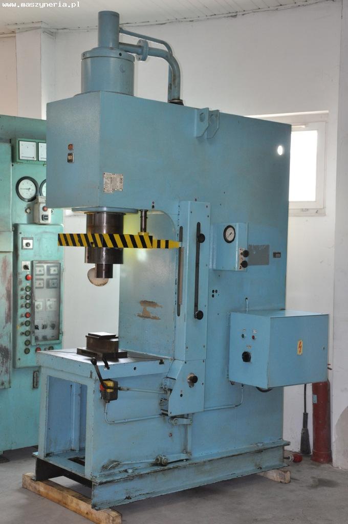 Prasa wysięgowa (WMW PYE 100)